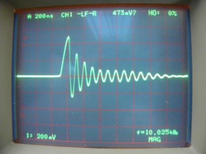 バッテリーターミナルのリンギング波形 拡大