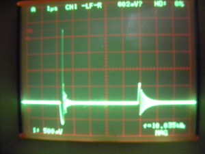 バッテリーターミナルのリンギング波形 拡大