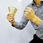 【悲報】 vtuberに投げ銭した30代男性、妻にマジギレされる